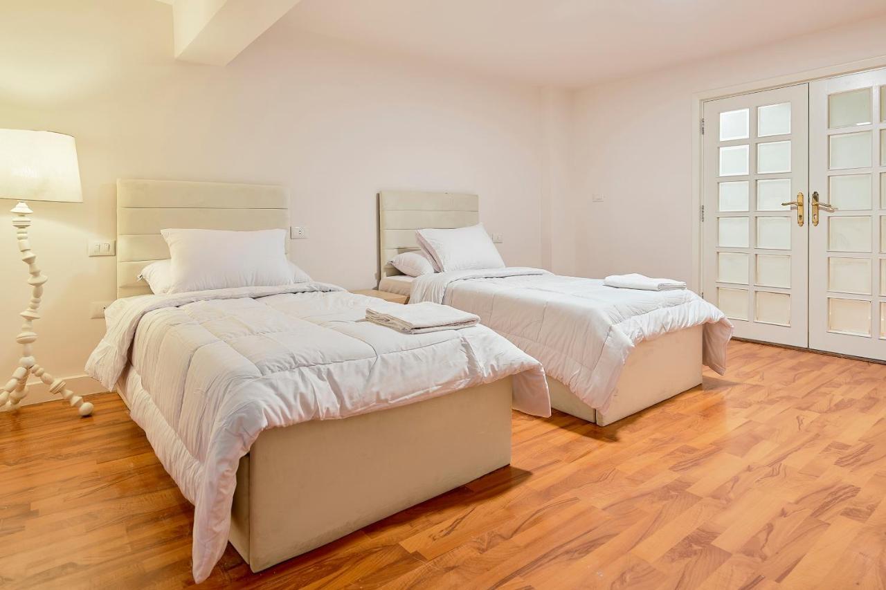 Designer Baron Palace 4br Garden Duplex Apartment